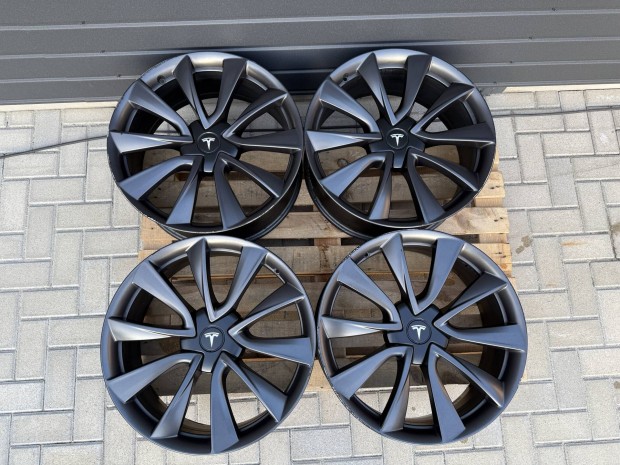 Tesla gyári alufelni garnitúra