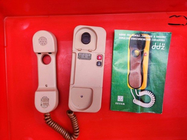 Tesla kapu telefon eladó