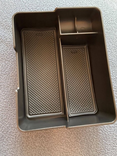 Tesla kzpkonzol rendez