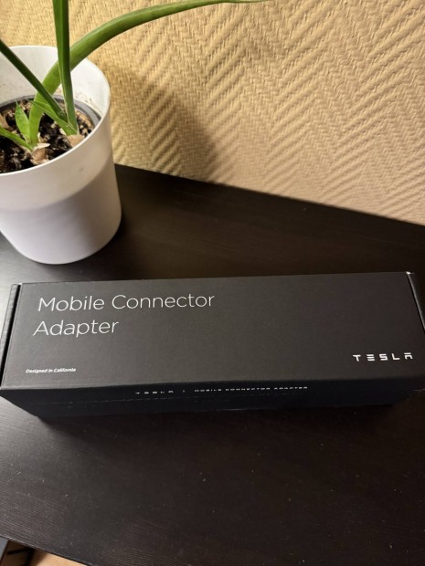 Tesla mobile connector adapter 32A