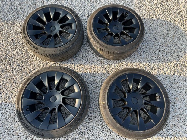 Tesla model Y Induction 20" felni szett