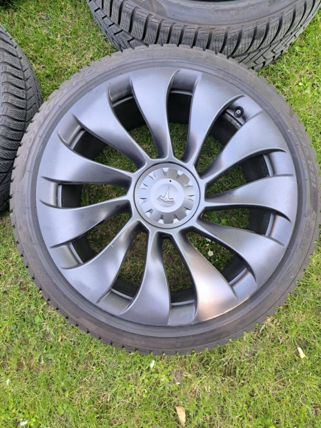 Tesla model Y Überturbine felni