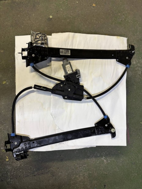 Tesla model s FL utni ball els ablakemel