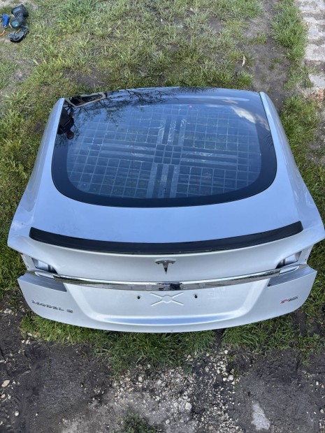 Tesla model s csomagt�r ajt�