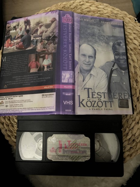 Testvrek kztt vhs m