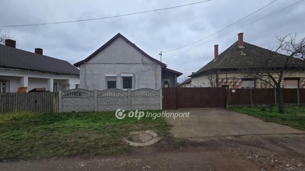 Tet�tleni 57 nm-es h�z elad�