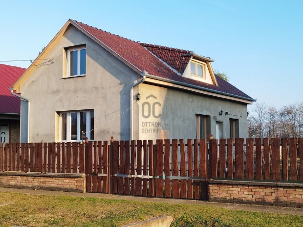 Tető teres családi ház