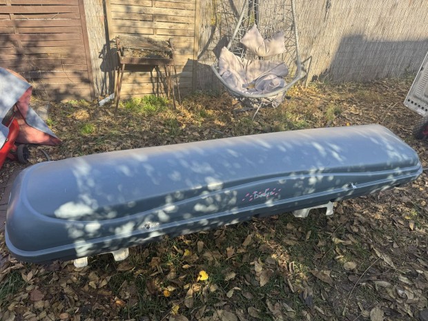 Tetbox 2db kulccsal, felfogatpntokkal