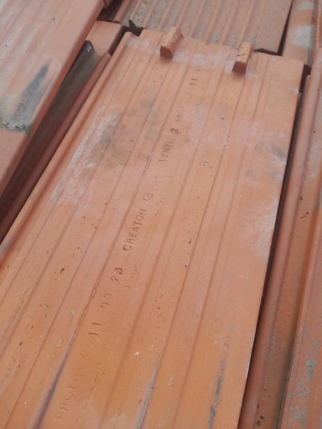 Tet�cser�p creaton hortob�gy ujszer� 300db elado.