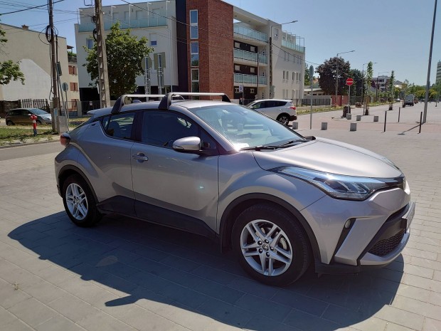Tetőcsomagtartó Toyota C-HR autóhoz, zárható, karcmentes állapotú