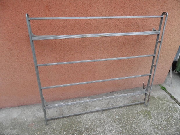 Tet�csomagtart� �ll�that�