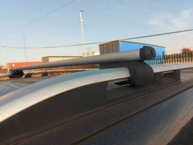 Tet�csomagtart� alu l�c egy p�r komplett