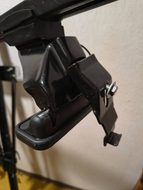 Tet�csomagtart� elado