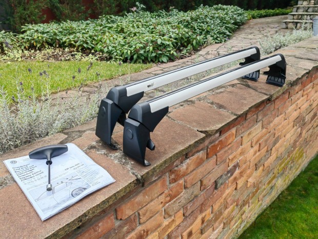 Tetcsomagtart gyri alu vw jetta 2010-2018 logo j!!!