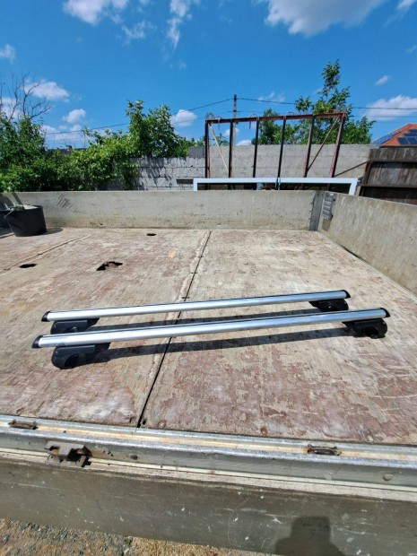 Tetőcsomagtartó jó állapotban 2 db kulccsal