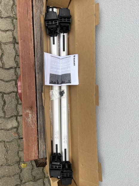 Tetcsomagtart/keresztlc Suzuki