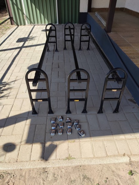 Tet�csomagtart� magas�tott kisteheraut�ra 