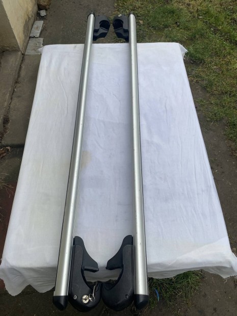 Tet�csomagtarto tet�korl�tos aut�khoz.