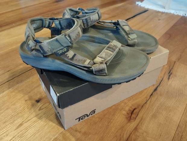 Teva J Hurricane (EU37) szandl