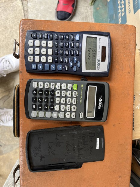 Texas instruments számológép kettő darab