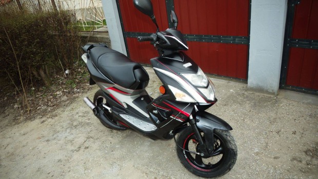 Tgb Bullet robog� (Aprilia sl)