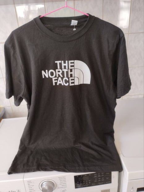 The North Face polk.