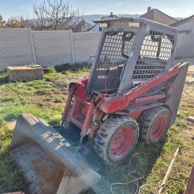 Thomas T83s csszkormnyzs minirakod bobcat