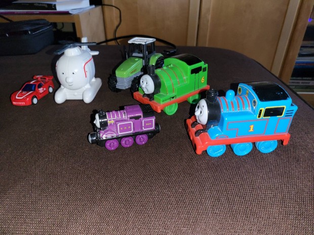Thomas a gzmozdony figurk, gyerekjtk, jtk autk egyben 3990-rt