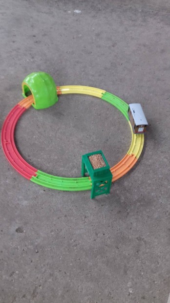 Thomas s bartai trackmaster motoros kerek plya