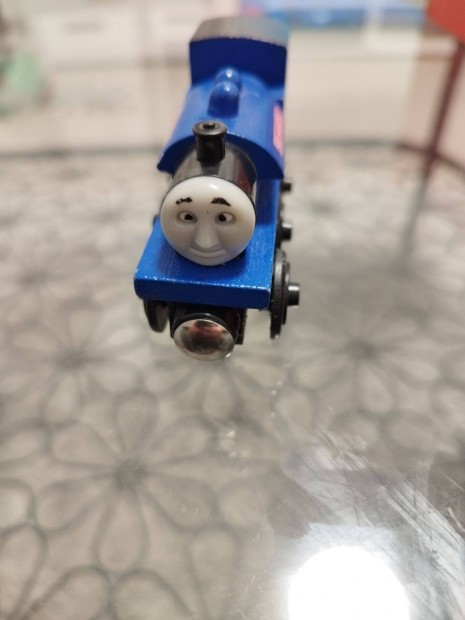 Thomas fa utngyrtott Sir Handel