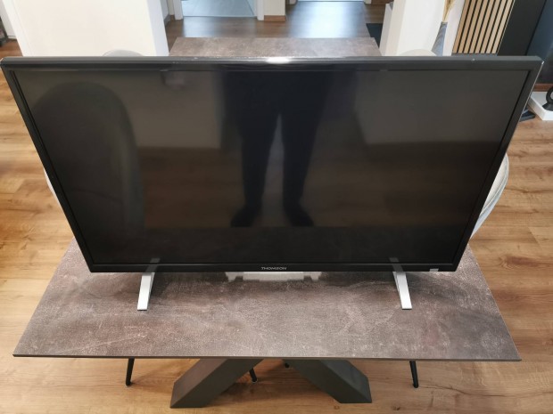 Thomson 82 cm-es 32"-os tv