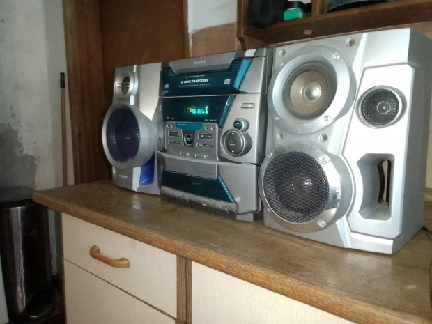 Thomson vtcd790 5cd hifi torony 250 watt sharp hangfalakkal