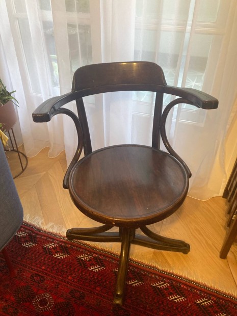 Thonet forgszk