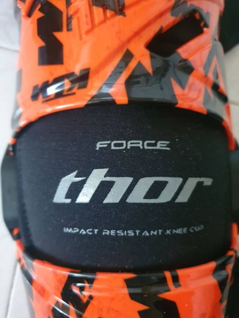 Thor térdvédő Kristóf részére
