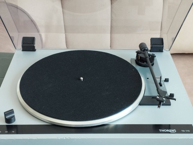 Thorens TD-170 lemezjtsz ron alul!