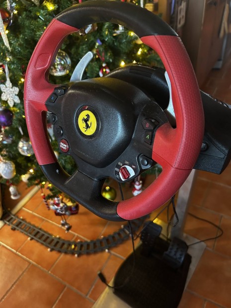 Thrustmaster 458 kormny llvnnyal