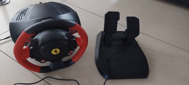 Thrustmaster Ferrari 458 Spider kormny Xbox ONE kompatibilis 