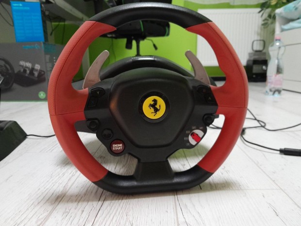 Thrustmaster Ferrari 458 kormny