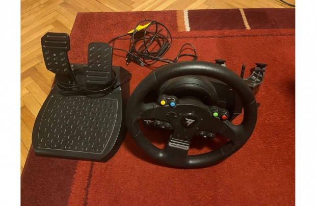 Thrustmaster TMX Kornmny szett, hibs pedllal