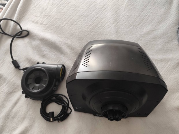 Thrustmaster TS -Pc bázis