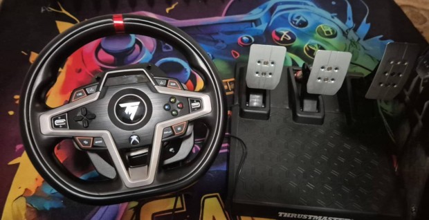 Thrustmaster kormány T248 és pedál