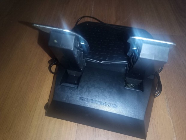 Thrustmaster pedl 