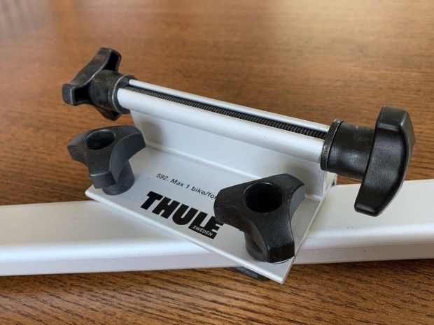 Thule 592 mikrobusz SUV platós kerékpárszállító rögzítő tartó
