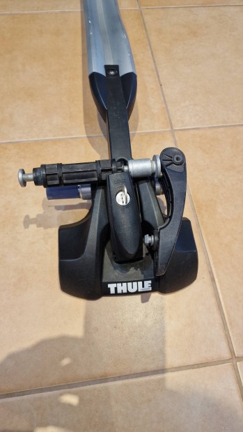 Thule Outride 561 kerkprszllt tetre E-bike adapterrel 