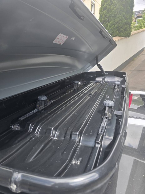 Thule Pacific 600 tetőbox