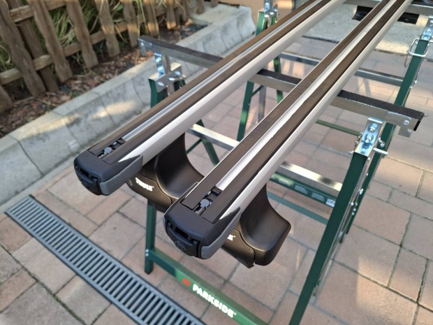 Thule Slidebar elcsúsztatható tetőcsomagtartó Volvo S60
