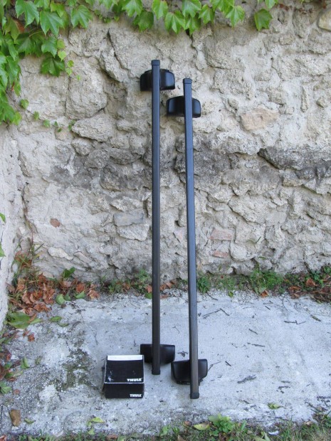 Thule Squarebar Evo tetcsomagtart Nissan Pulsarhoz (KIT 1743) zrral