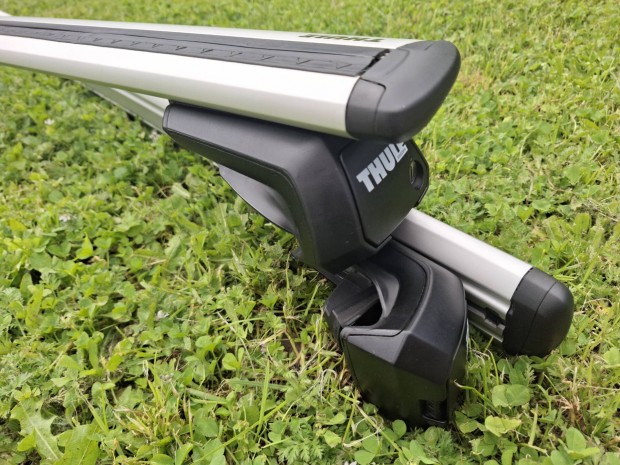 Thule Wingbar Evo tetőcsomagtartó tetőkorlátra