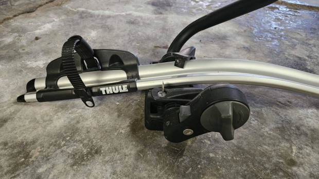 Thule kerékpár és síléc tartó