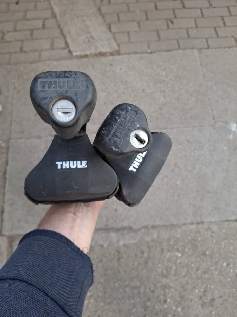 Thule tet�csomagtart� elad�.